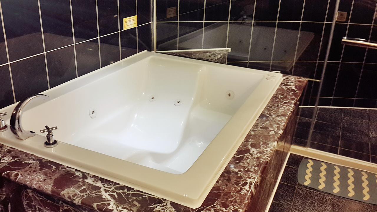 Jing Jing Holiday Hotel 카오슝 외부 사진